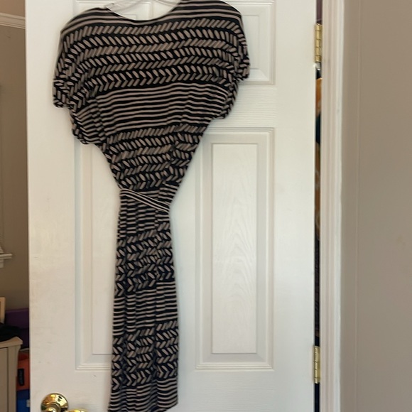 Abstract print LOFT dress - Picture 4 of 5